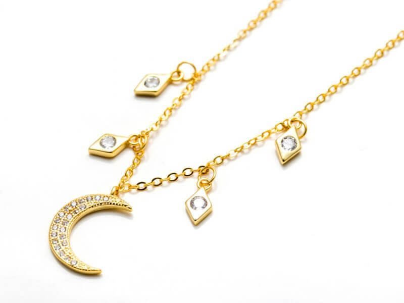 Kalung Sabit Elegan