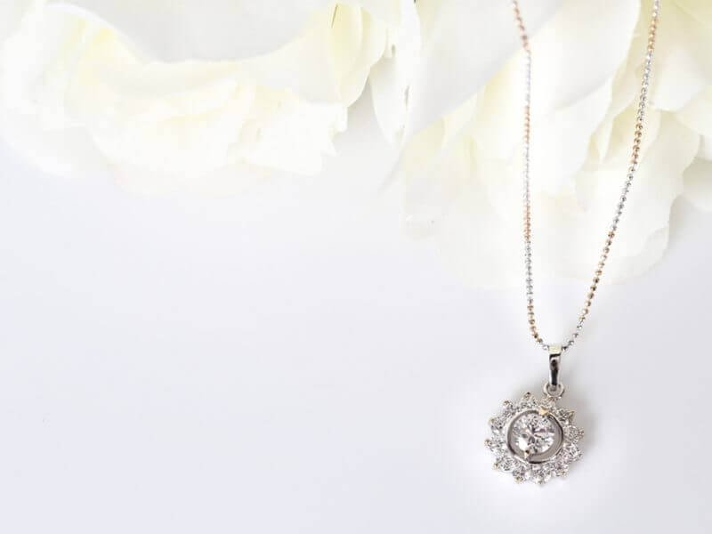 kalung Berlian Elegan