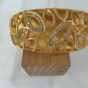 7007518 - GT BANGKOK ELEGAN GOLD MATA PUTIH [70% - 31.4gr]