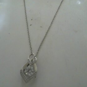 7106445 - KT HOLLO MATA PUTIH DANCING STONE[P] [17K - 4.54gr]