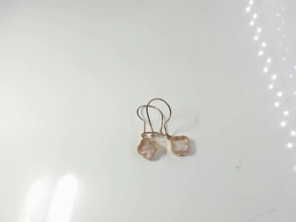 8076848 - WT MODEL ANTING VANCLEEF PUTIH [16K - 1.62gr]