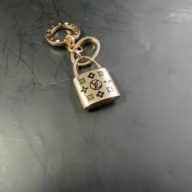 8092014 - LM MODEL GEMBOK, CAT [8K - 2.67gr]